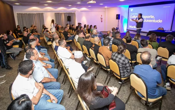 Em mais uma reunião do Programa de Governo Participativo, moradores pedem apoio para projetos culturais e esportivos a Vinicius Camarinha