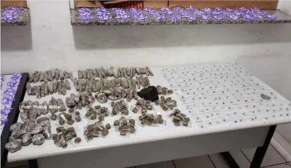 Encomenda pelos Correios em Marília acaba com quatro presos por tráfico 