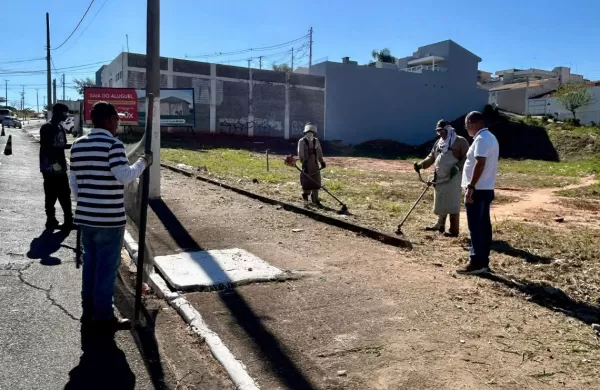 Via Expressa recebe operação de limpeza e zeladoria