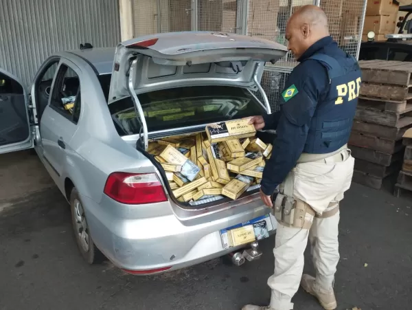 PRF prende contrabandista de cigarros e batedores na BR-153