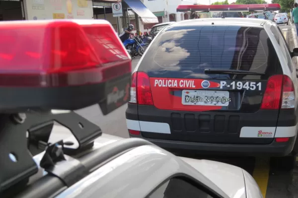 Assaltante age em pleno dia e leva celulares de loja em Marília