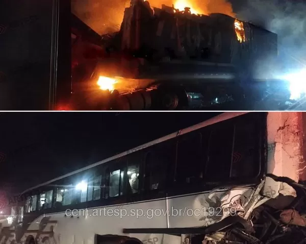 Passageiros são atropelados após descerem de ônibus com defeito para sinalizar rodovia