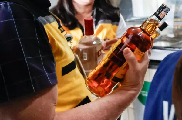 Intoxicação por metanol: conheça os sintomas de alerta e saiba como tratar