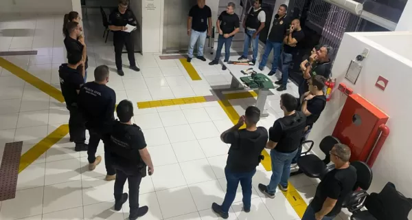 Operação da DISE mira empresa de mototáxi acusada de fazer entrega de drogas