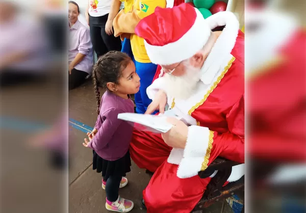 Papai Noel dos Correios: agência de Marília recebe cartinhas de crianças e espera 