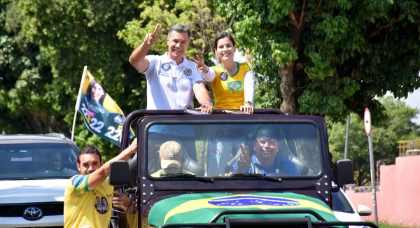 Dani Alonso e Capitão Augusto pregam voto útil em última carreata da campanha