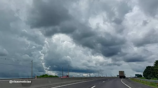 Quinta-feira deve ser chuvosa em Marília e região