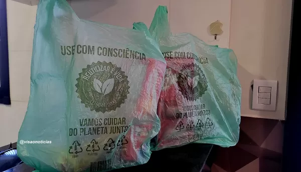 Sacolas plásticas: projeto assinado por 15 vereadores muda lei e prevê até distribuição gratuita