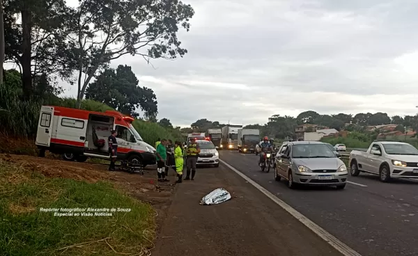 Mulher morre atropelada na rodovia do Contorno em Marília