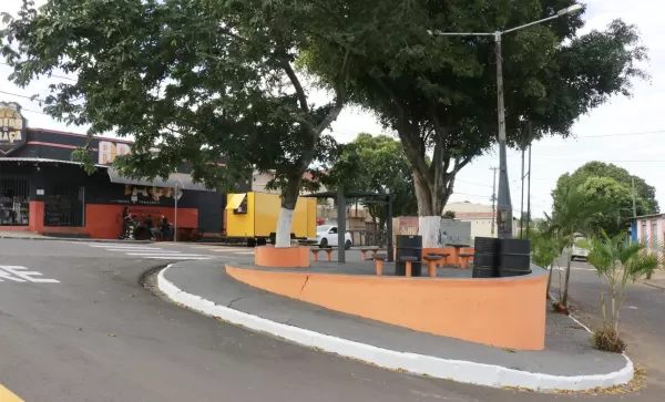 Praça da Vila Barros em Marília é revitalizada e recebe melhorias em infraestrutura, paisagismo e iluminação