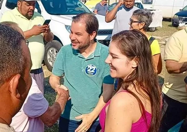 Ricardinho Mustafá e Juliano recebem apoio popular na feira da zona sul