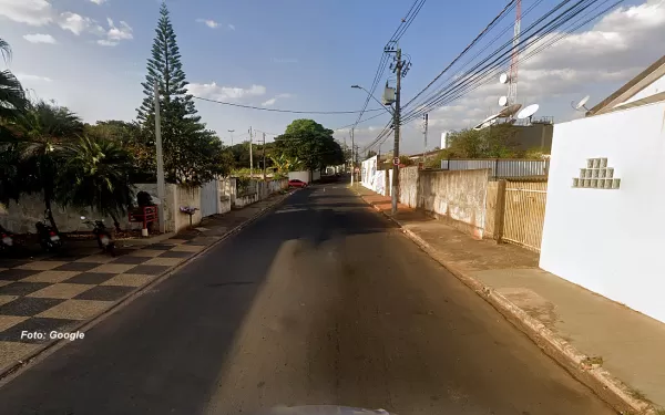 Casal é assaltado enquanto caminhava por avenida em Marília