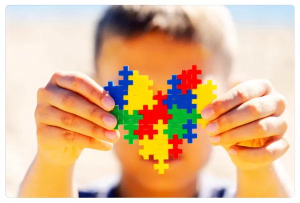 Mãe denuncia caso de bullying contra adolescente autista em escola de Marília