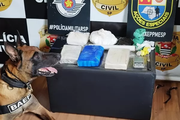 BAEP apreende cocaína escondida até em churrasqueira