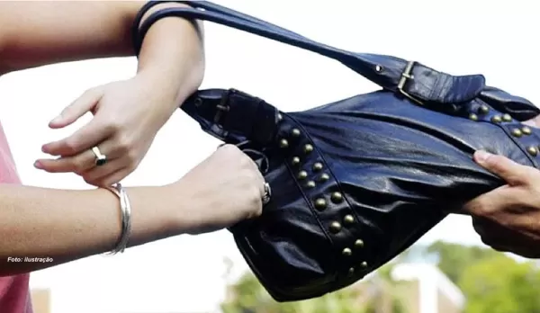 Aposentada é vítima de "trombadão" em Marília