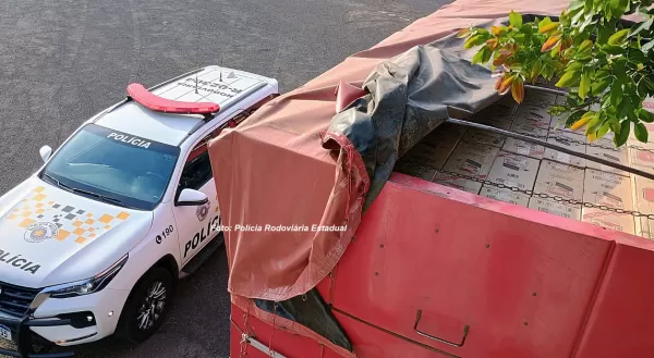 Polícia Rodoviária apreende carregamento de cigarros do Paraguai