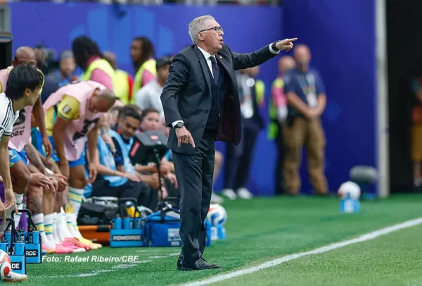 Ancelotti celebra vaga nas oitavas e “jogo completo” contra o Japão: “Buscamos soluções”