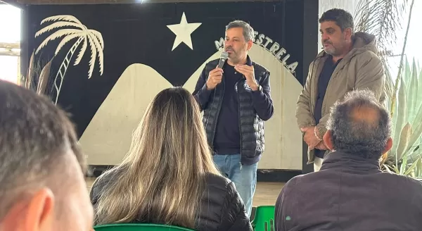 Rogerinho recebe apoio de chacareiros e reforça compromisso com a zona Sul de Marília