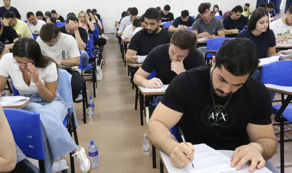 HBU realiza processo seletivo da Residência Médica em duas fases com etapas teórica e prática