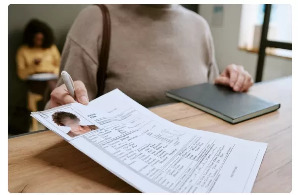 EMPREGO EM DIA | Cinco erros que fazem um currículo ser descartado