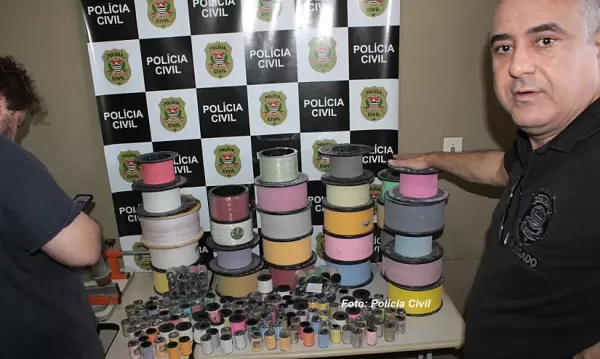 Polícia descobre fábrica clandestina de "linha chilena"
