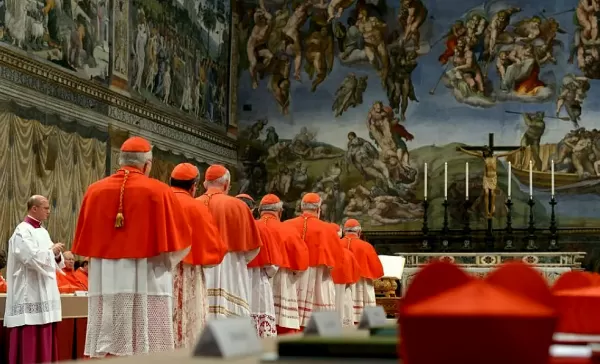 Cardeais que votam no conclave estão em Roma, diz Vaticano
