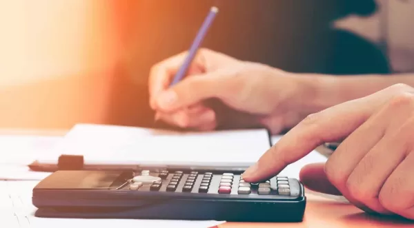 Maioria deve gastar até R$ 4 mil em despesas de início de ano