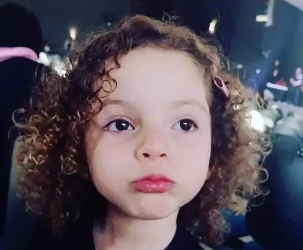 Familiares e amigos realizam vigília pela pequena Ana Moriá, em Marília