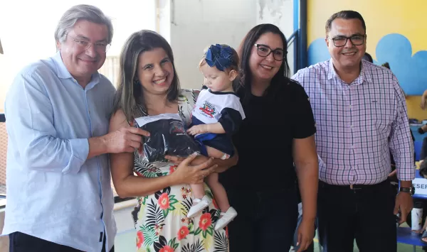 Prefeitura de Marília entrega uniformes de inverno e verão à alunos da rede municipal de ensino