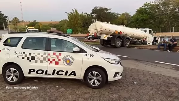 Mais uma pessoa morre atropelada por caminhão em posto de combustíveis