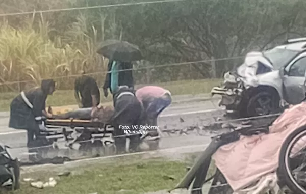 Grave acidente na SP-294 deixa duas pessoas feridas