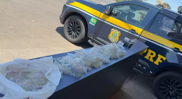 PRF apreende mais de mil ampolas de anabolizantes na BR-153
