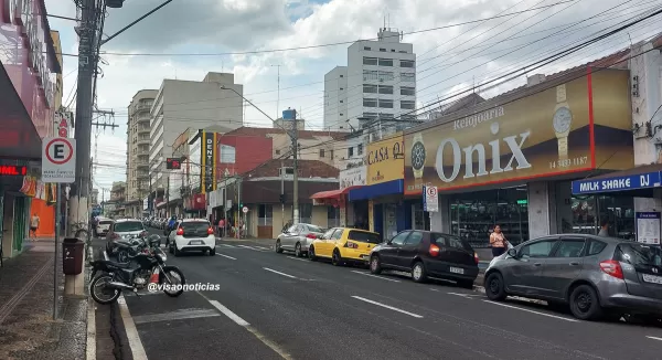 Abre ou fecha? Confira como fica o comércio no feriado de 9 de julho em Marília