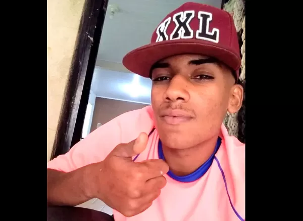 Jovens brigam "na mão" e depois na faca. Um deles acaba morto