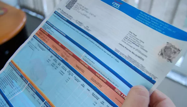 Colégio quase fica às escuras em Marília por causa de golpe