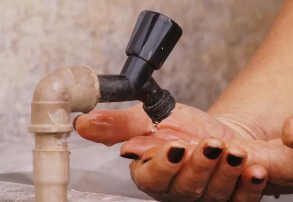 Furto de cabos e pane elétrica causam falta d’água no Marina Moretti