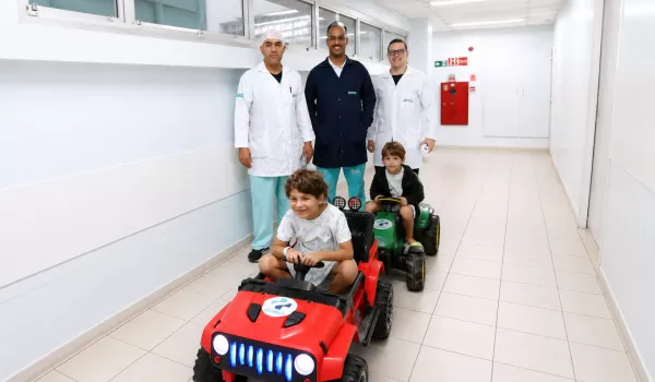 HBU transforma experiência cirúrgica infantil com carrinhos motorizados reduzindo  ansiedade das crianças