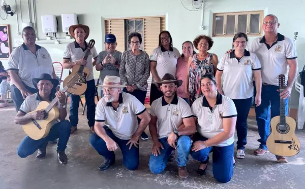 Grupo Viola Sem Fronteiras se apresenta no Feirart neste sábado em Varpa