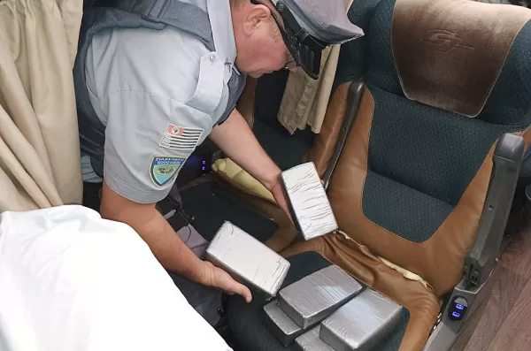 Polícia Rodoviária prende, de uma só vez, 11 bolivianos envolvidos com drogas