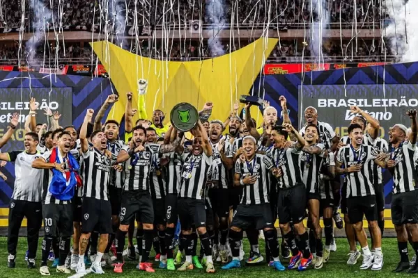 Botafogo derrota o São Paulo e conquista Brasileirão