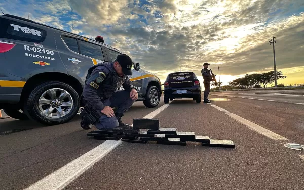 Fiscalização da Polícia Rodoviária em pedágio na região apreende droga