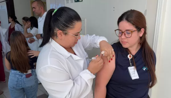 HBU mobiliza colaboradores em campanha de vacinação contra a Influenza