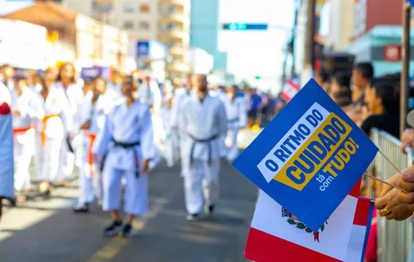 Marília-97 anos: "Mas não basta recuperar. É preciso levantar a cabeça e acreditar de novo", afirma prefeito Vinicius