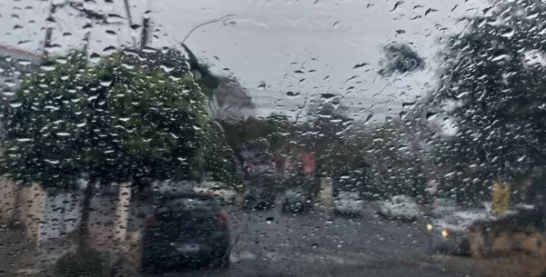Nova frente fria começa com chuva em Marília 
