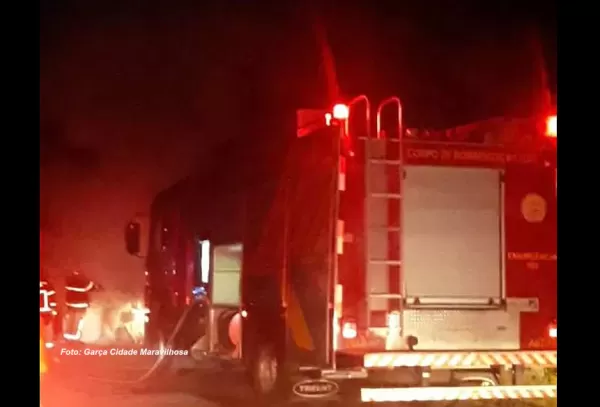 Após queda de energia, morador acende vela e provoca incêndio na casa