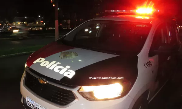 Gangue armada até com espada assalta quatro jovens em Marília