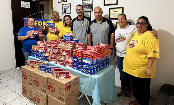 Campanha "Páscoa Solidária" da Unijovem entrega caixas de bombons à entidades