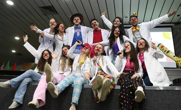 Projeto Sorria leva alegria e acolhimento aos pacientes do  Hospital Beneficente Unimar