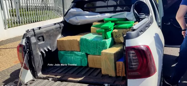 Caminhonete lotada de maconha é apreendida pela Polícia Rodoviária