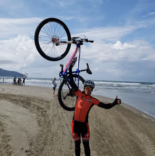 Ciclistas prestam homenagens ao colega mariliense morto em acidente